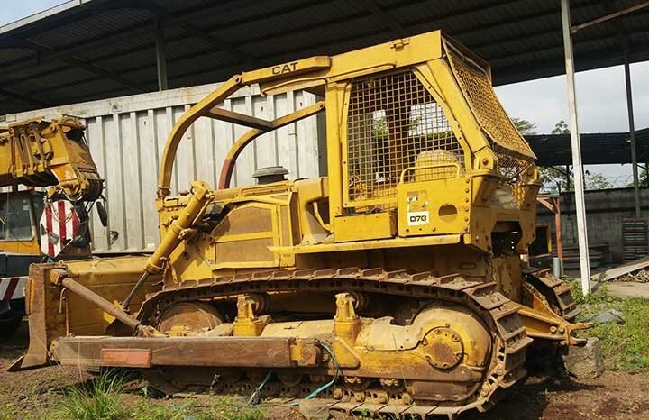 
								Location bulldozer Caterpillar D7G Douala full									