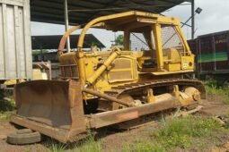 Location bulldozer Caterpillar D7G Douala